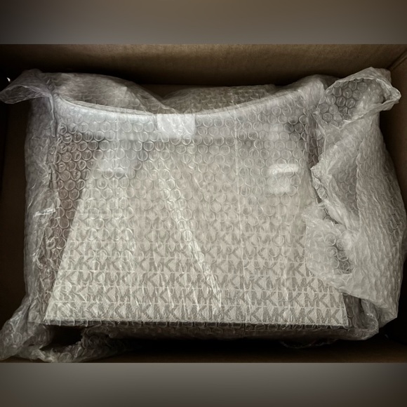 NWT Charlotte Large Logo and Leather Top-Zip Tote Bag - Picture 10 of 11